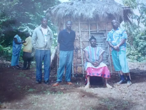 Fɔ fə àdɨyə nwɨ